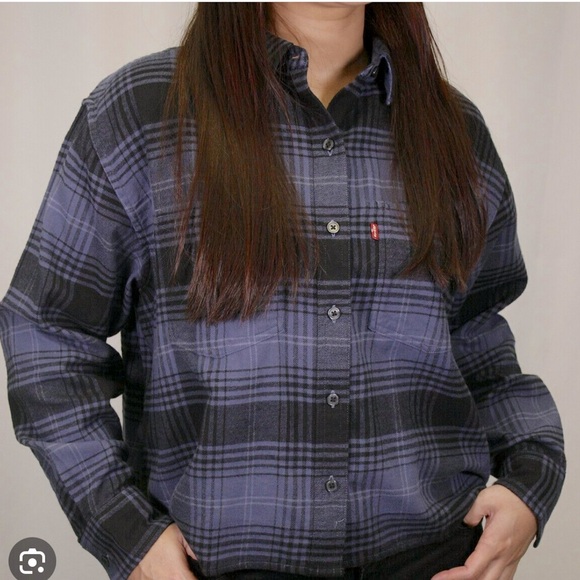 Levi's Tops - Levi's Women's Navy Blue Maple
Utility Plaid Cropped Flannel size Small
